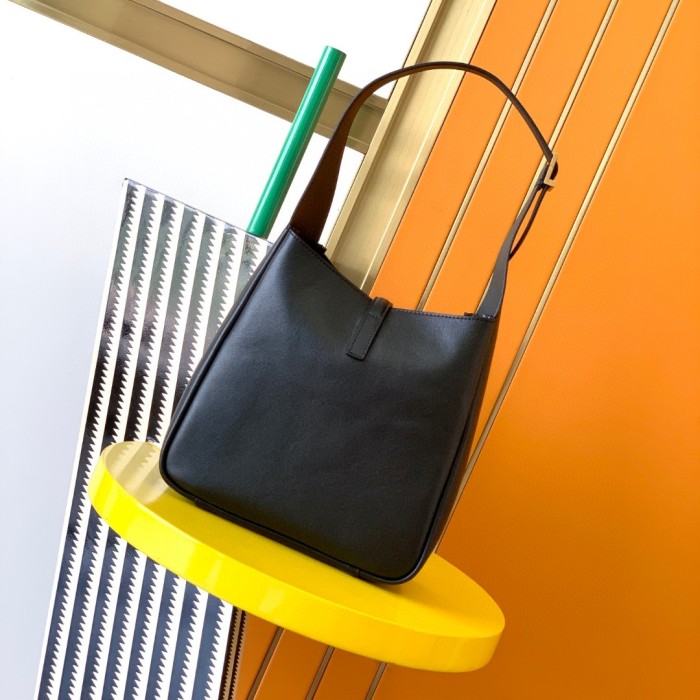 Handbags SAINT LAURENT 713938 size 22x22x10 cm