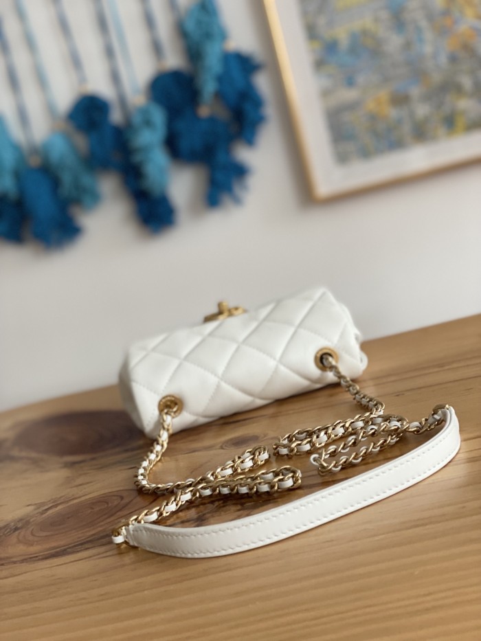 Handbag Chanel 3473 size 13*18*6 cm