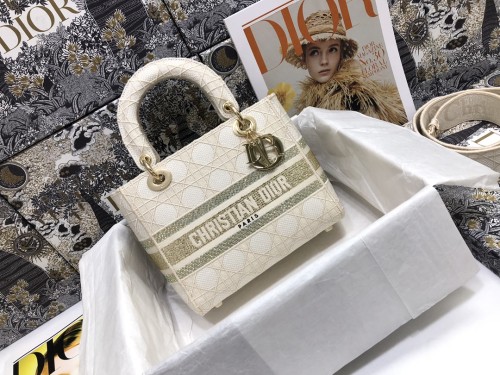 Handbag Dior M0565 size 24*20*11 cmm