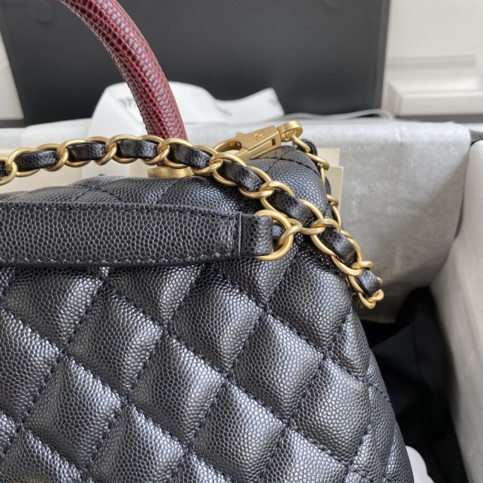 Handbag Chanel size 18-29-12 cm