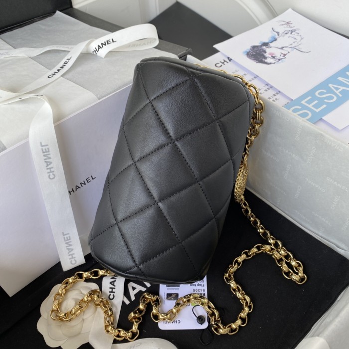 Handbag Chanel AS3384 size 11*20*11 cm