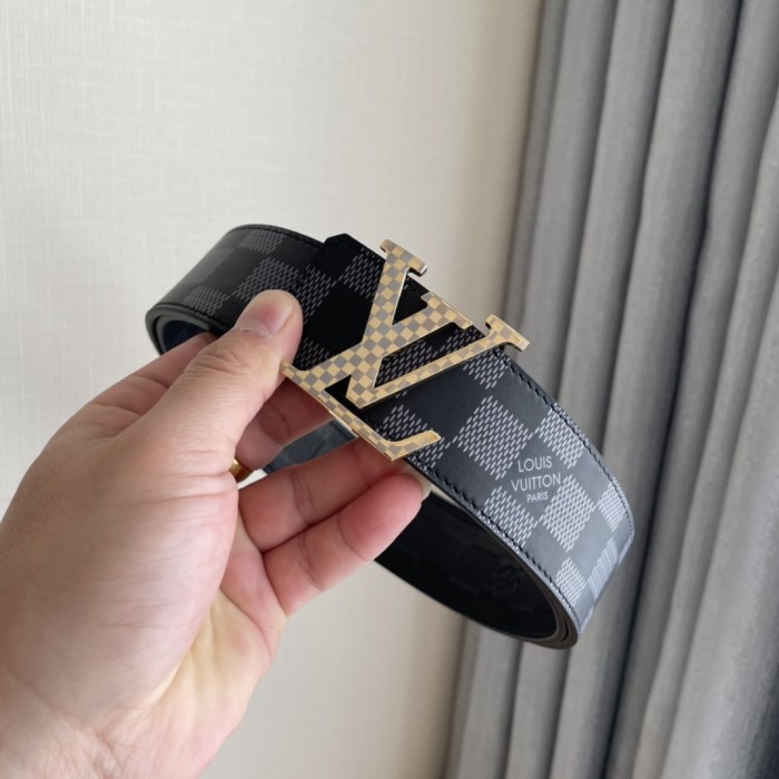 Louis Vuitton Belt 9 (width 4cm)