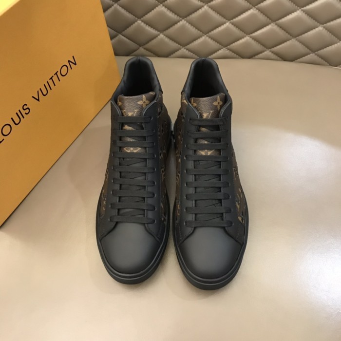 Louis Vuitton High Top sneaker 1