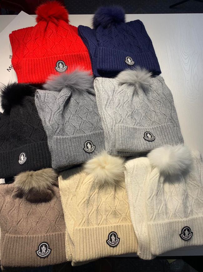 Hat & Scarf Moncler 1