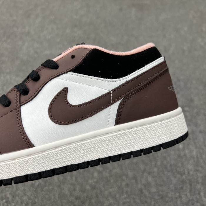 Jordan 1 Low Mocha