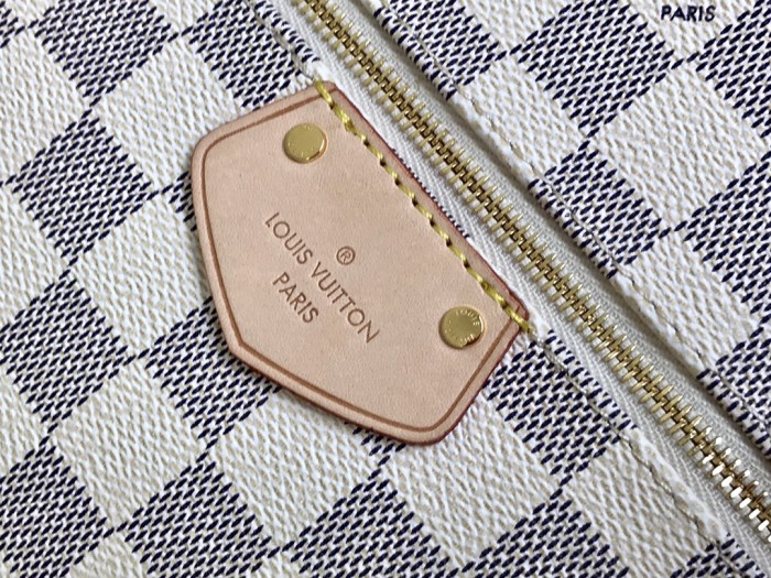 Handbag Louis Vuitton M44040 size 42/27/17 cm