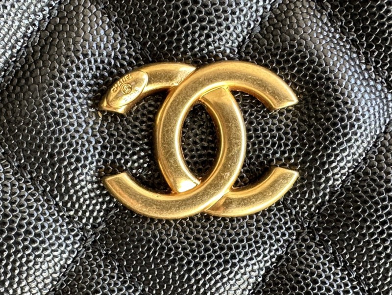 Handbag Chanel A93525 size 36X38X16 CM