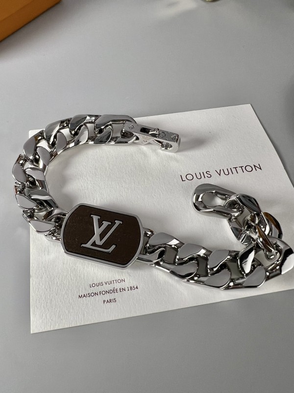 Clothes Louis Vuitton 98