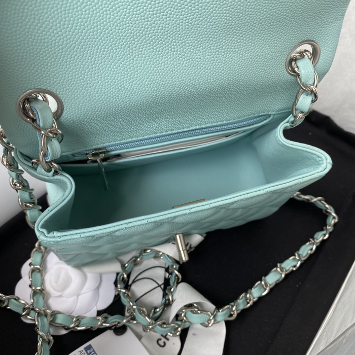 Handbag Chanel size 17 cm