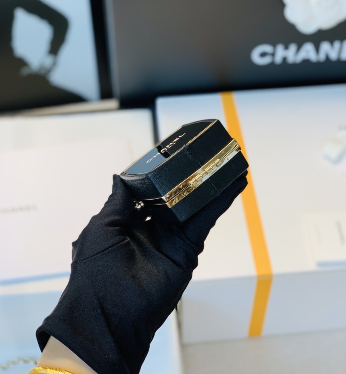 Handbag Chanel size 8*8*4 Cm