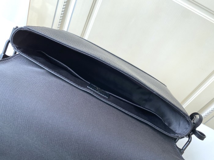 Handbag Louis Vuitton M57080 size 28 x 24 x 10 cm