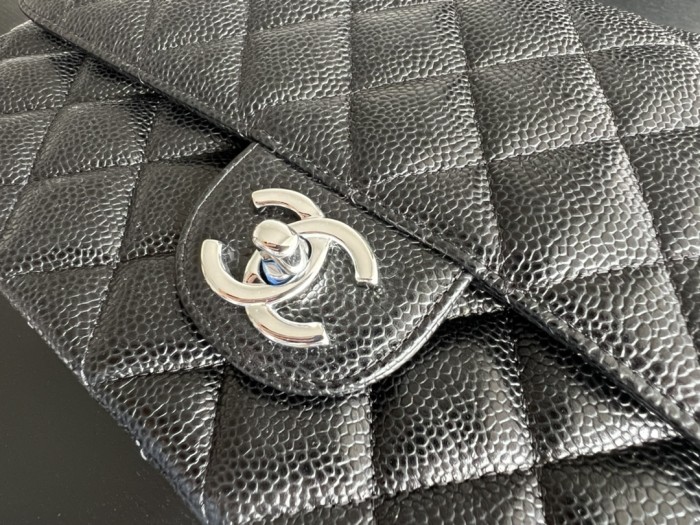 Handbag Chanel size 28 cm