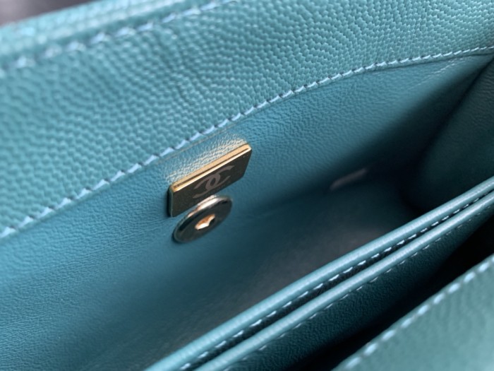 Handbag Chanel 2215 size 19 cm