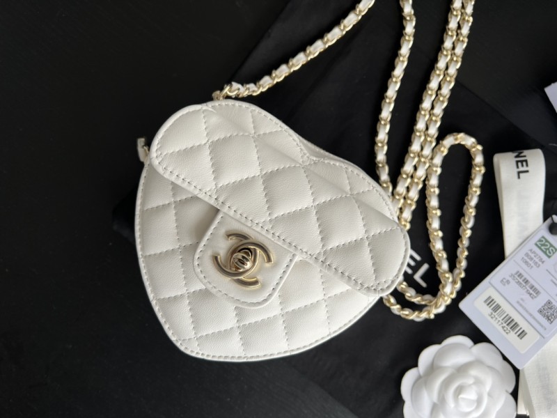 Handbag Chanel size 13cmx12cmx5 cm