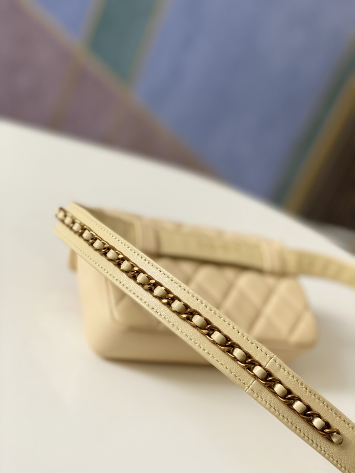 Handbag Chanel 99009 size 18*3.5*12 cm