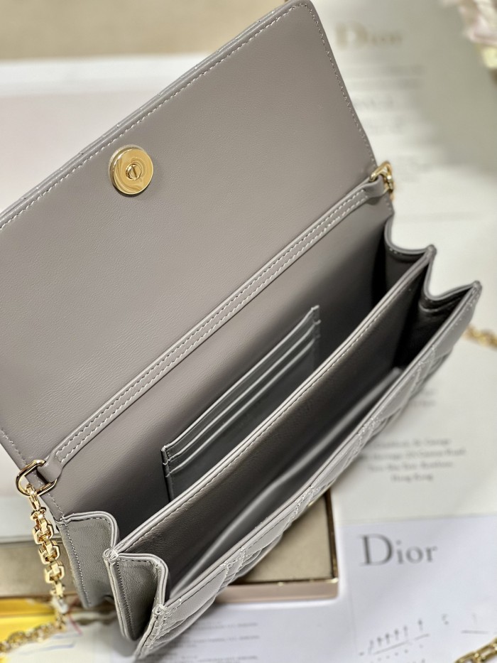Handbag Dior 0980 size 21 x 11.5 x 4.5 cm