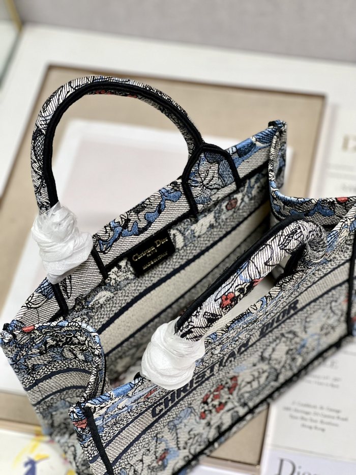 Handbag Dior 1265 size 26.5×21×14 cm