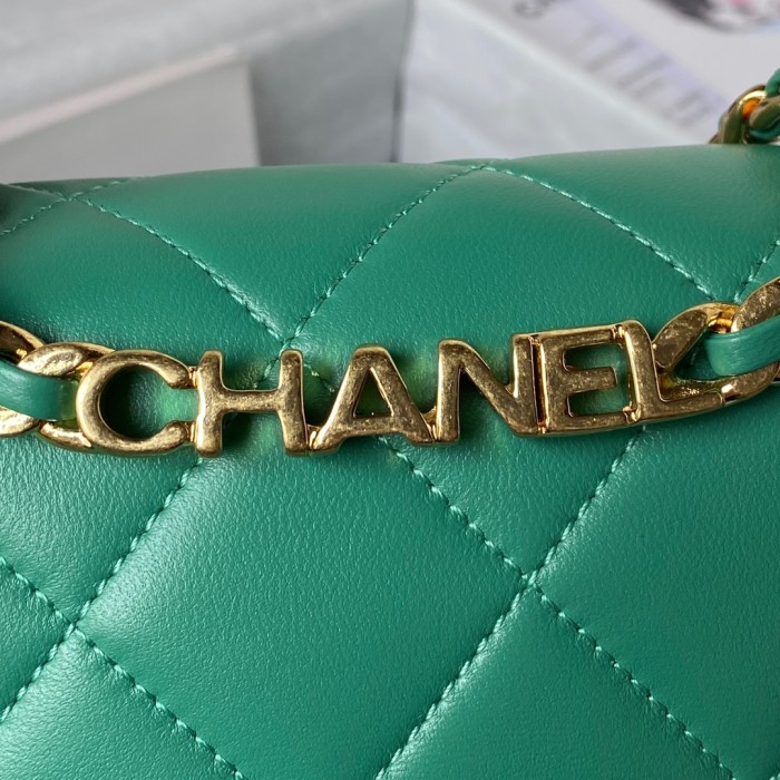 Handbag Chanel size 20 cm