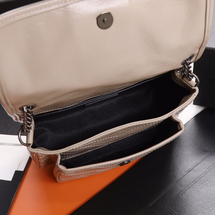 Handbags SAINT LAURENT 533037 size 22x16.5x12 cm