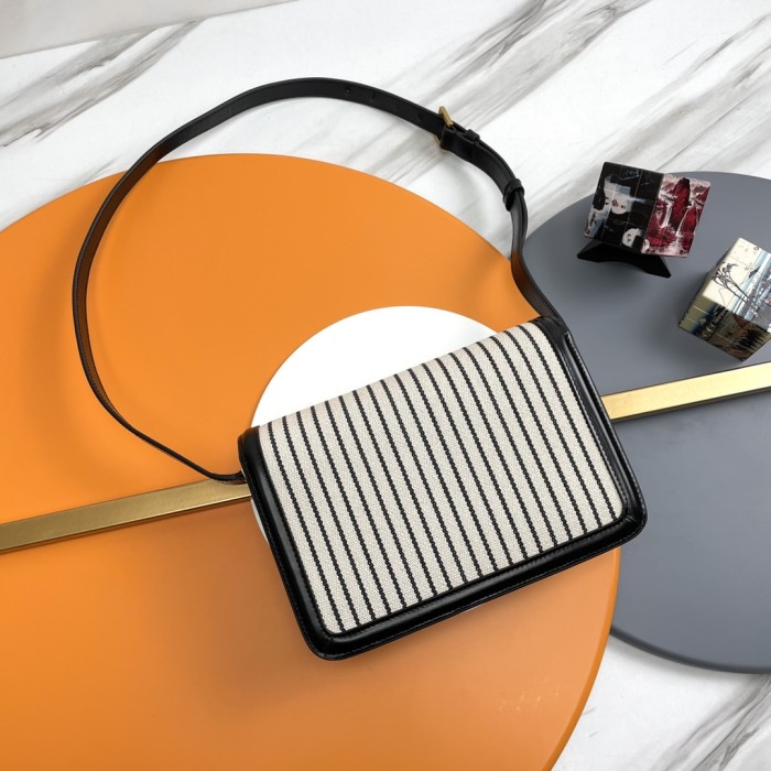 Handbags SAINT LAURENT 634305 size 23*16*6 cm