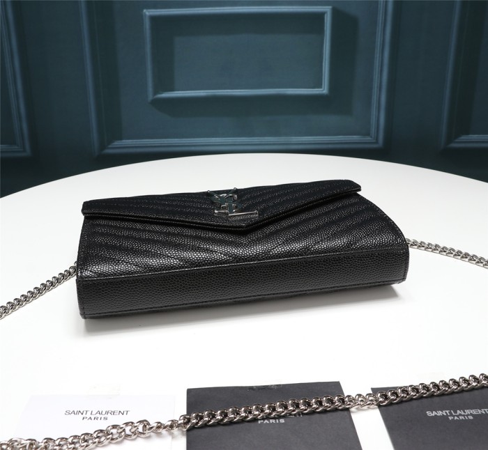 Handbags SAINT LAURENT 26801 size 22.5x14x4 cm