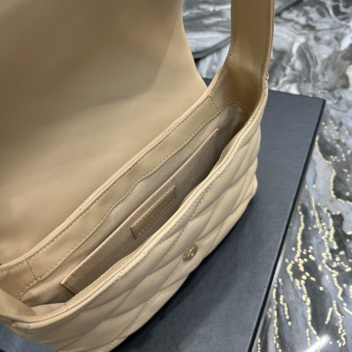 Handbags SAINT LAURENT 698567 size 24×18×5.5 cm