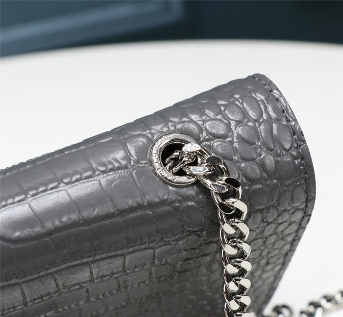 Handbags SAINT LAURENT 26700 size 24*5.5*14.5 cm