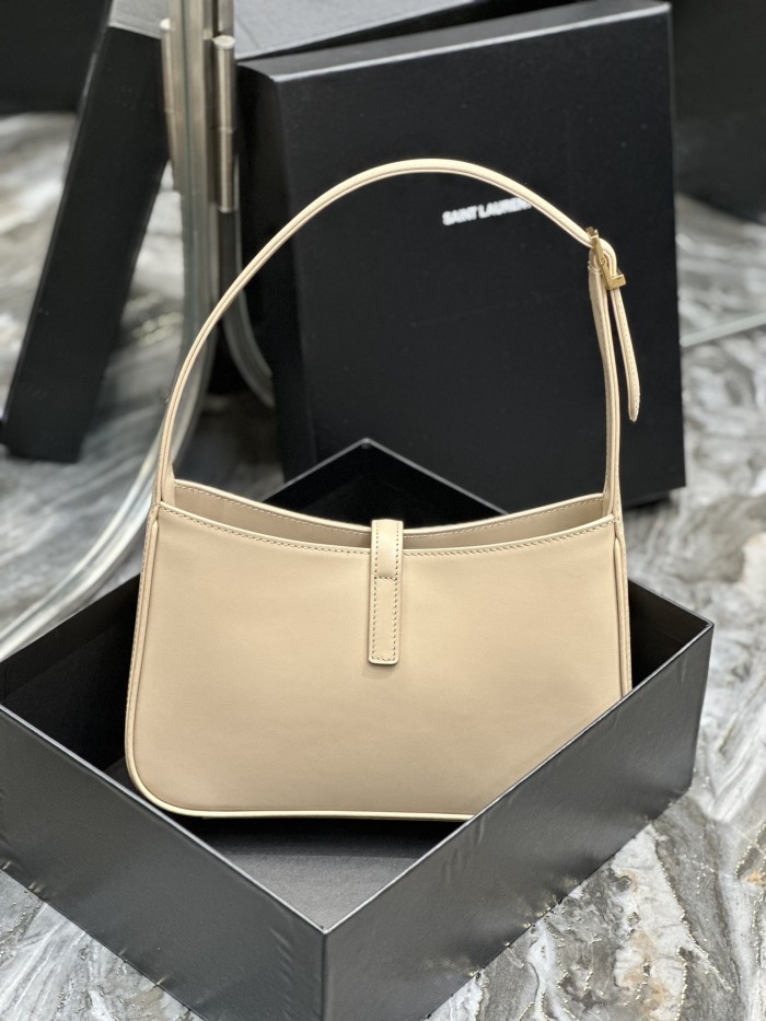 Handbags SAINT LAURENT 657228 size 25X14X6 cm