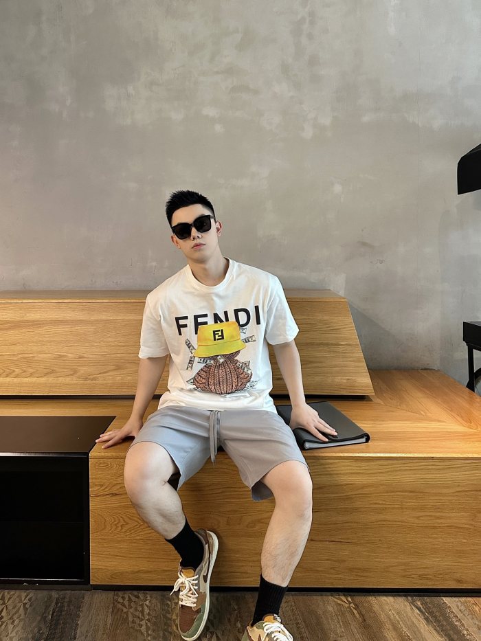 Clothes Fendi 102