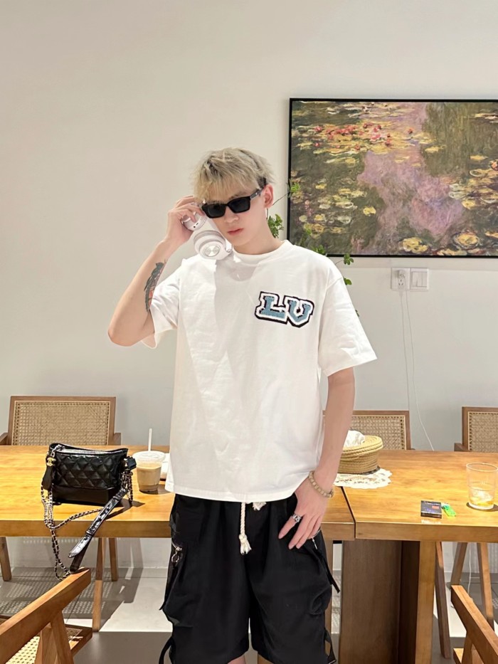 Clothes Louis Vuitton 453