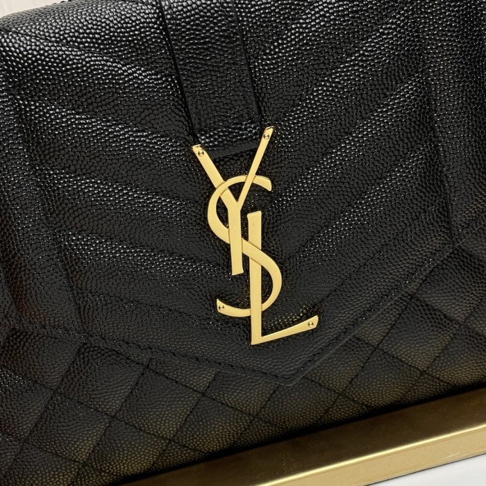 Handbags SAINT LAURENT 617662 size 21x16x3 cm