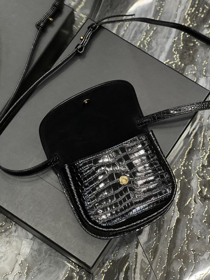 Handbags SAINT LAURENT 619740 size 18x15.5x5.5 cm