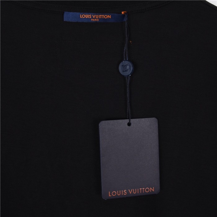 Clothes Louis Vuitton 529