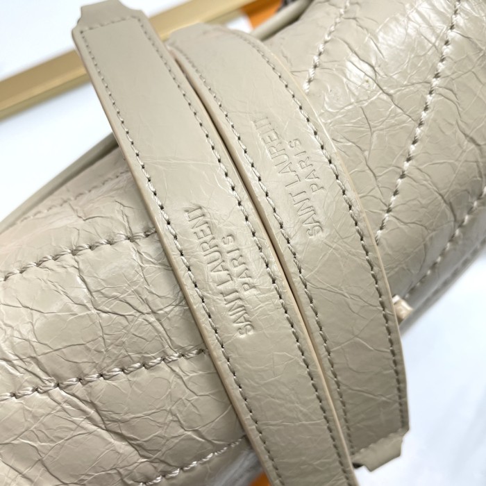 Handbags SAINT LAURENT 533037 size 22-16-7 cm