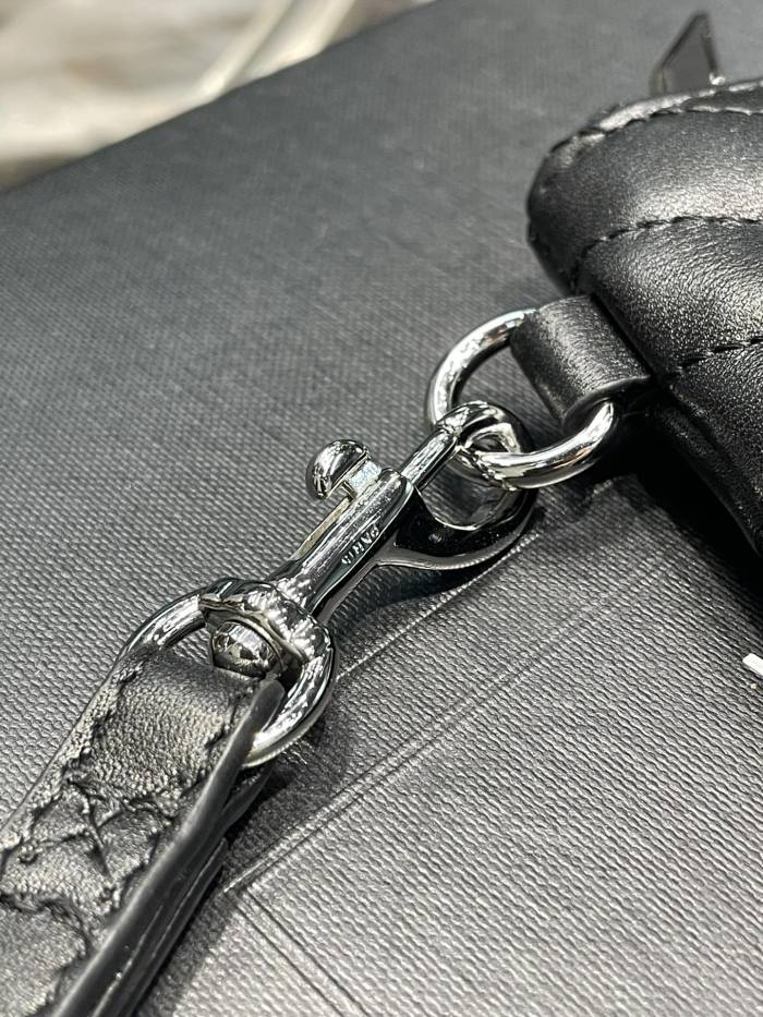 Handbags SAINT LAURENT 379039 size 24×17.5×1.5 cm