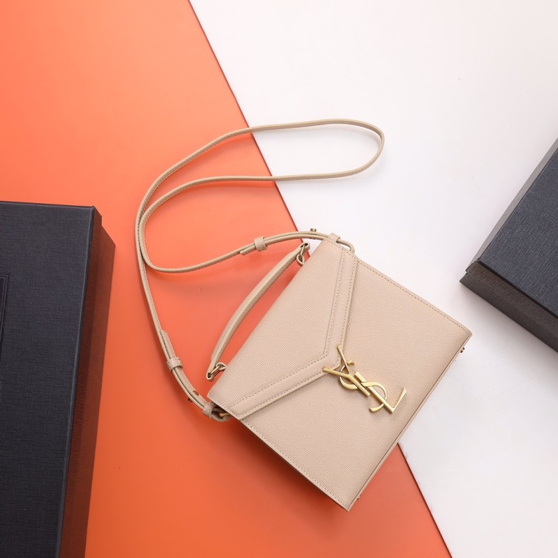 Handbags SAINT LAURENT 602716 size 20×16×7.5 cm