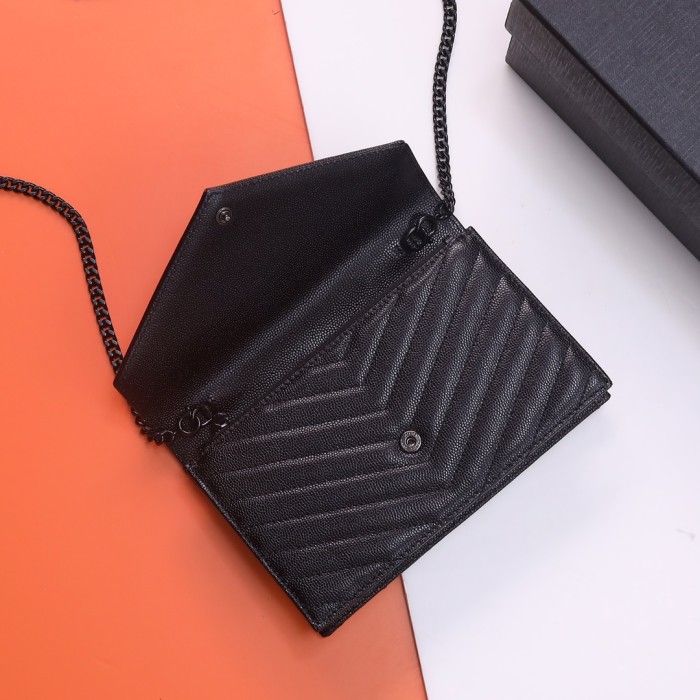 Handbags SAINT LAURENT 393953 size 19x11.5x4 cm