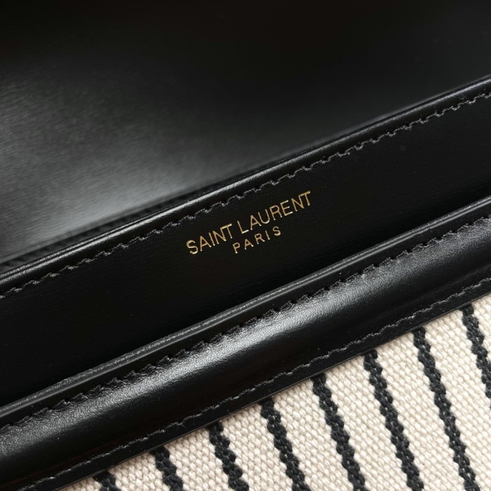 Handbags SAINT LAURENT 634305 size 23*16*6 cm