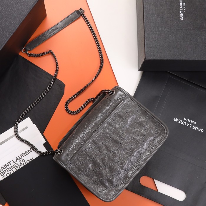 Handbags SAINT LAURENT 533037 size 22x16.5x12 cm