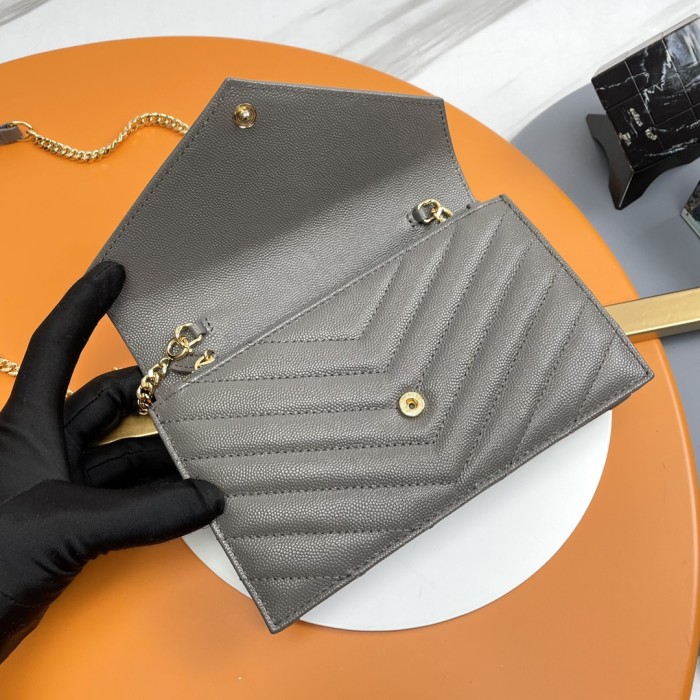 Handbags SAINT LAURENT 393953 size 19x11.5x4 cm