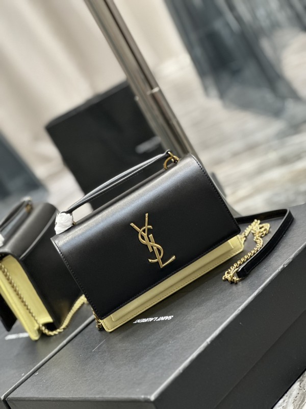 Handbags SAINT LAURENT 533026 size 19x14x5.5 cm