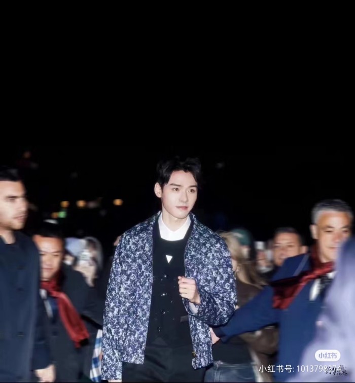 Clothes Louis Vuitton 473