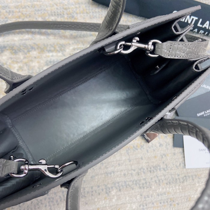 Handbags SAINT LAURENT 421863 size 26*20.5*12.5 cm