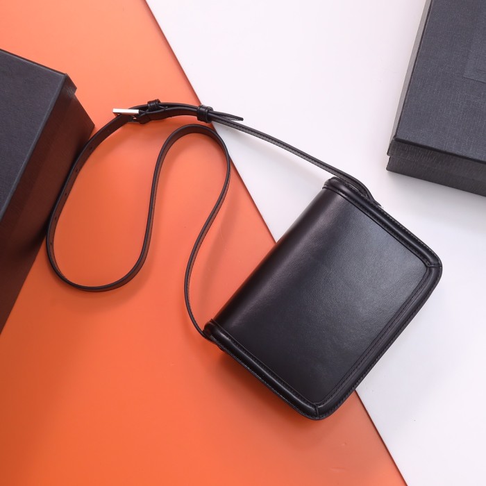 Handbags SAINT LAURENT 634306 size 19x13x5 cm