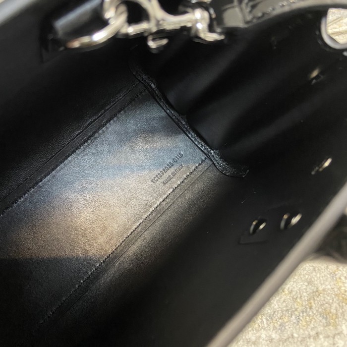 Handbags SAINT LAURENT 392035 size 21*15*10 cm