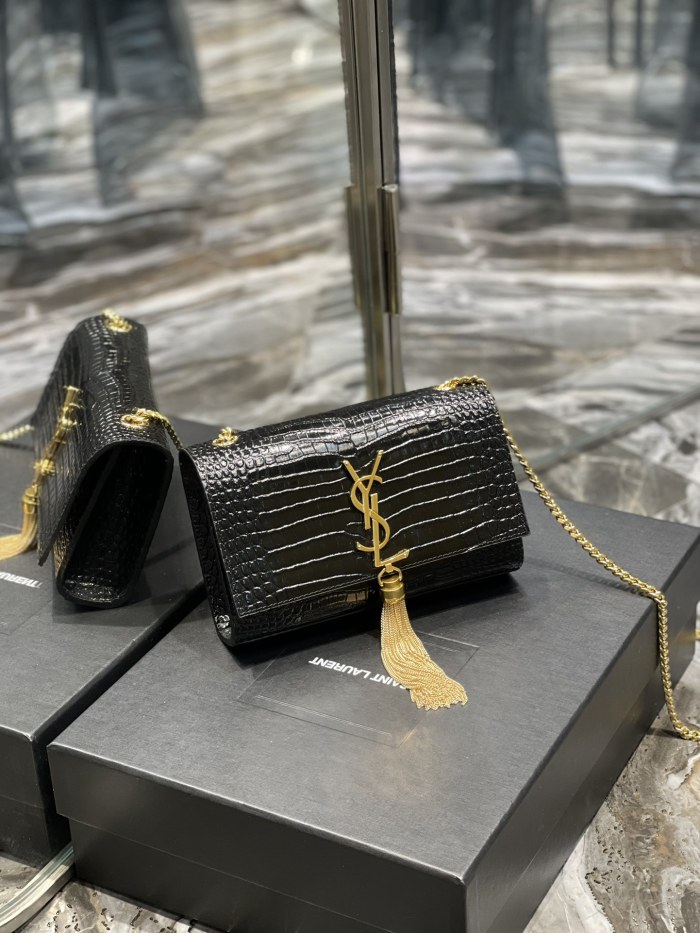 Handbags SAINT LAURENT 469390 size 20x13.5x5.5 cm