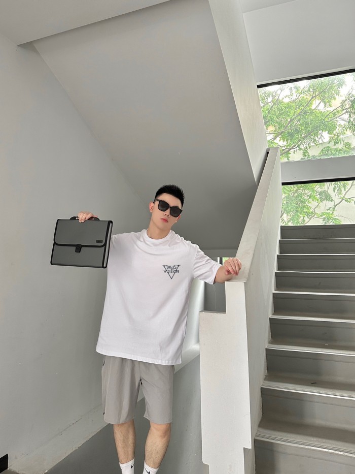 Clothes Louis Vuitton 494