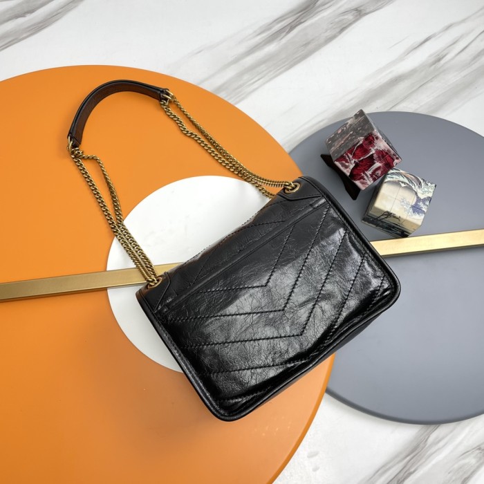 Handbags SAINT LAURENT 533037 size 22x16.5x12 cm