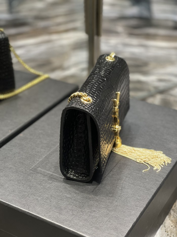 Handbags SAINT LAURENT 469390 size 20x13.5x5.5 cm