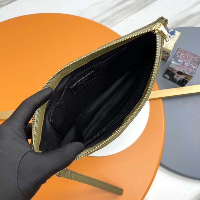 Handbags SAINT LAURENT 413444 size 30×21.5×2 cm